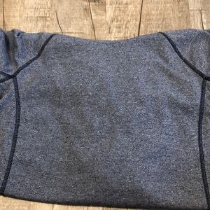 Under Armour Hooded long sleeve shirt